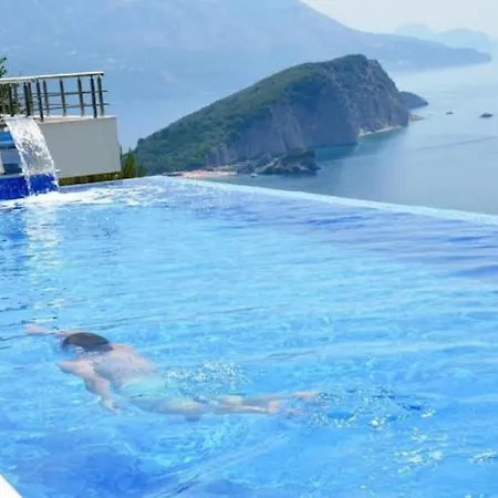 Апартаменти Top-hill Stunning View 2 Bdr With Swimming Pool Будва