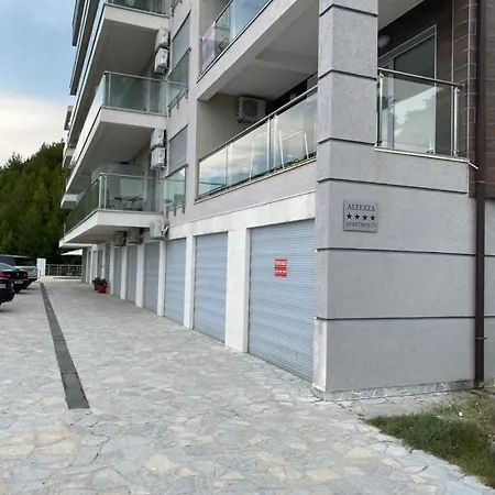 Апартаменти Top-hill Stunning View 2 Bdr With Swimming Pool