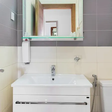 Top-hill Stunning View 2 Bdr With Swimming Pool Апартаменти Будва