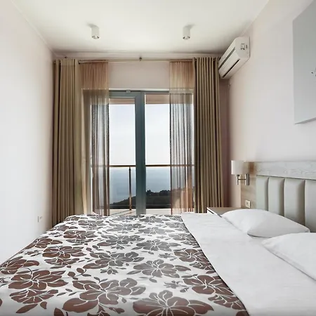 Апартаменти Top-hill Stunning View 2 Bdr With Swimming Pool Будва